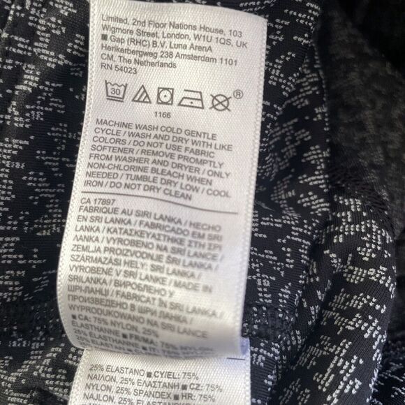 Athleta Stash Capri Black Gray Pixel SIZE SMALL Leggings Side & Back Pockets - Picture 9 of 11